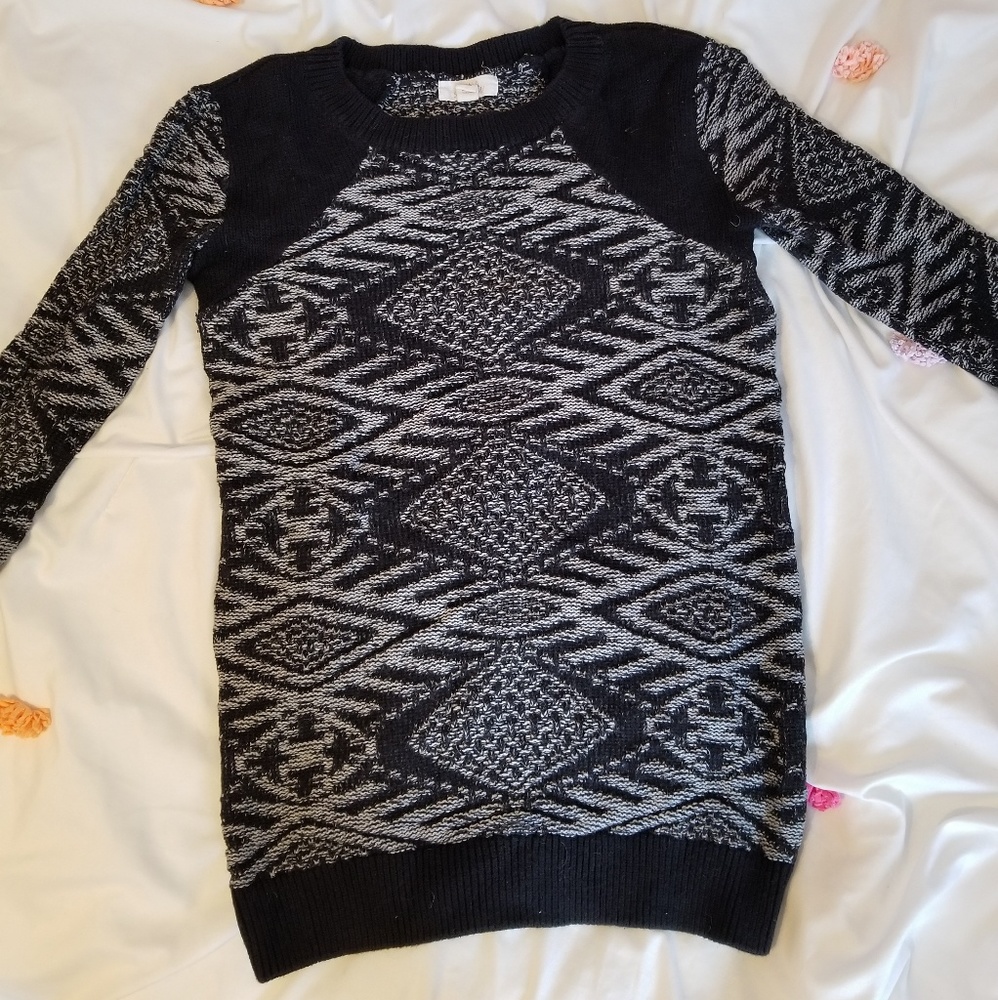 Knit patterned sweater sz S